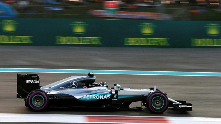 Mercedes ilanla F1 pilotu arıyor