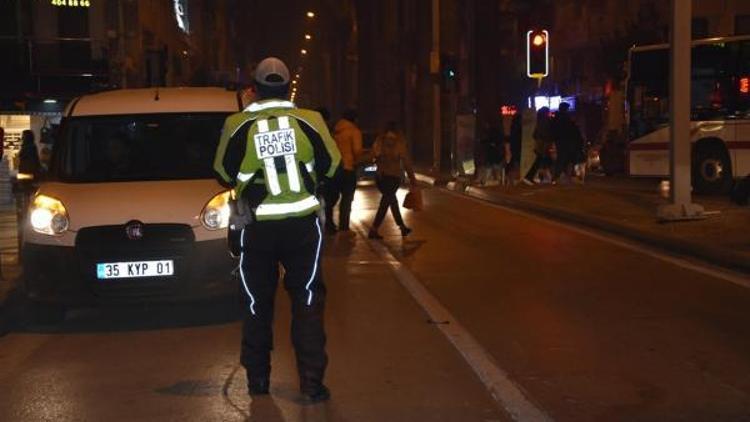 İzmirde polisten Türkiye Huzur uygulaması