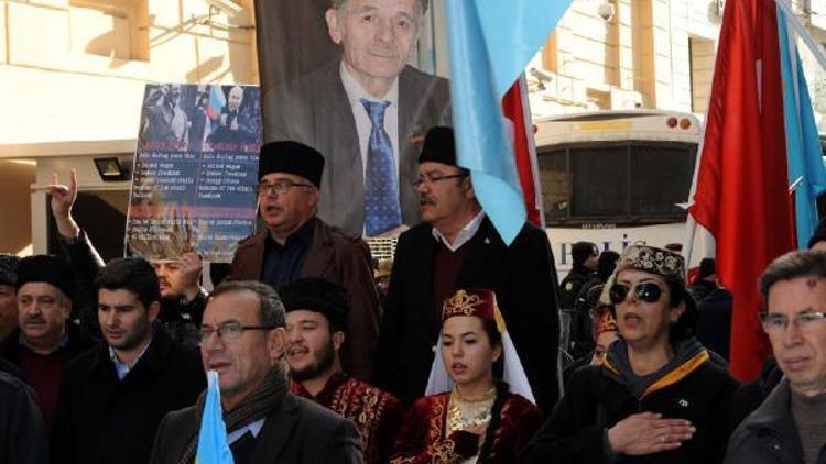 fotoğraflar//Kırım Tatar Türkleri, Rusyayı protesto etti