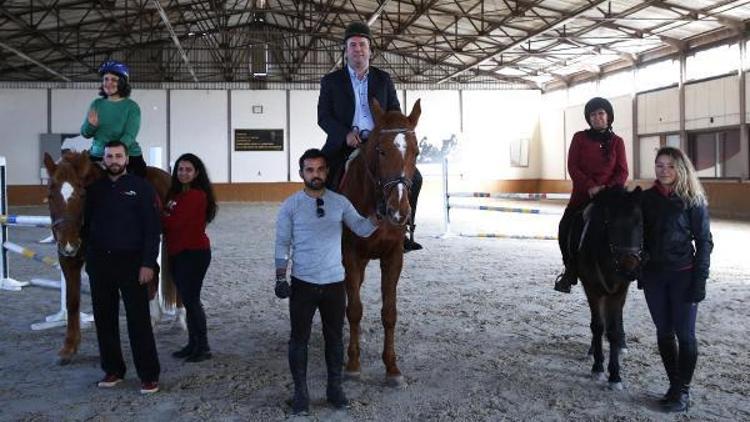 Engellerini hippoterapi ile aşacaklar