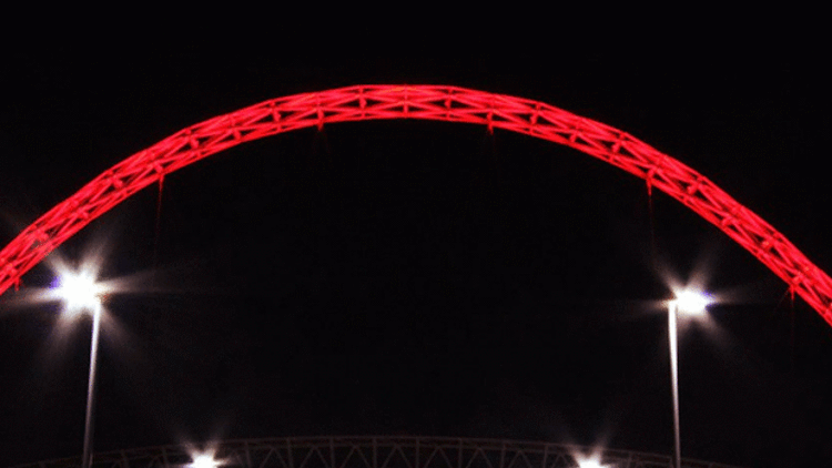 Wembley İstanbul için kırmızıya büründü
