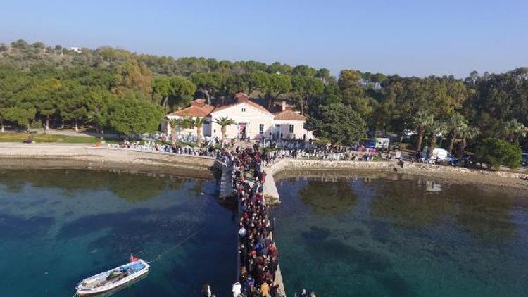 Giritli Türkler, Urlada buluştu