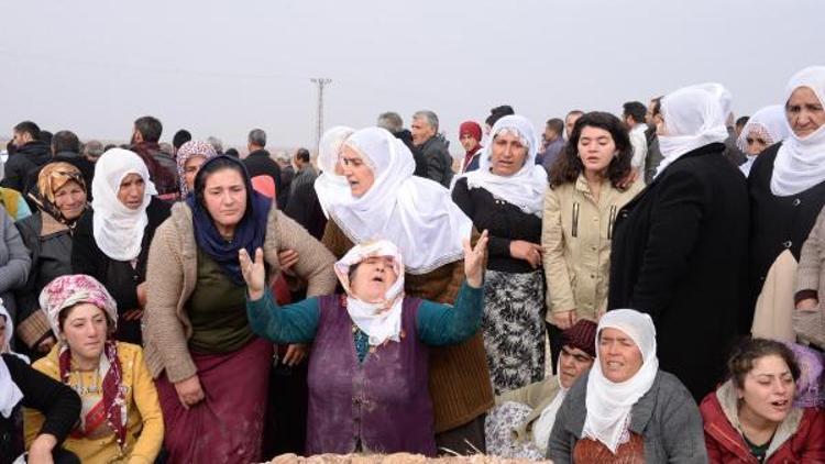 Terör saldırısı kurbanı şoför, Kürtçe ağıtlarla toprağa verildi