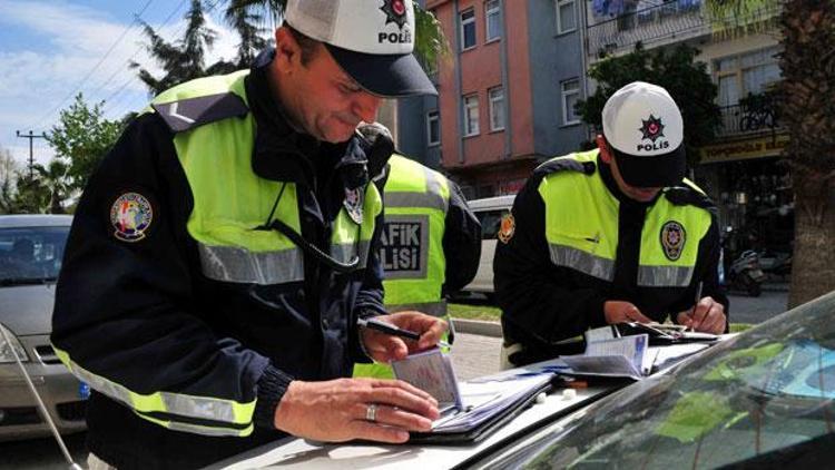 Yeni yılda bunu yapan yandı İşte 2017nin trafik cezaları