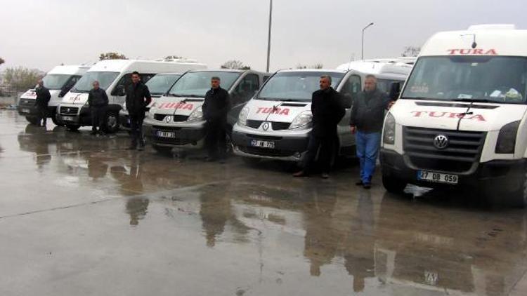 Kilis’te, minibüs şoförlerinden terör protestosu