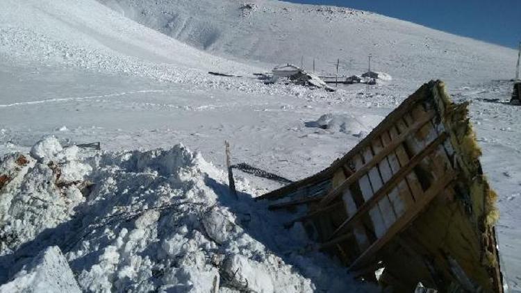 Bingöl, Tunceli ve Siirtte kar esareti sürüyor