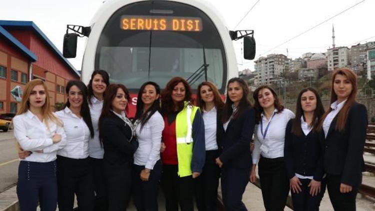 350 yolcu kapasiteli tramvaylar kadınlara emanet