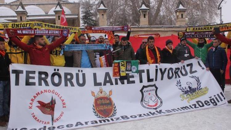 Karamanda futbol taraftar gruplarından teröre tepki yürüyüşü
