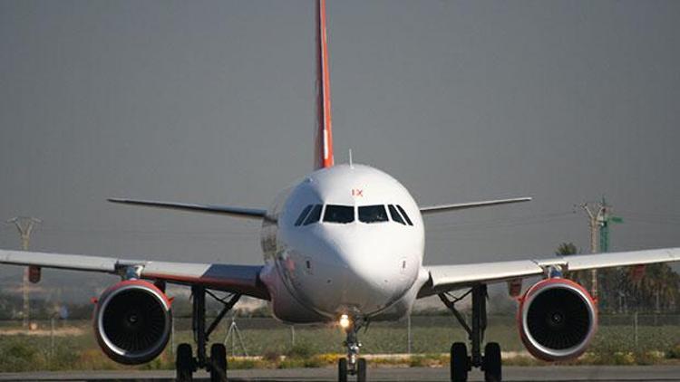 Uçak, rahatsızlanan yolcu için İstanbula indi