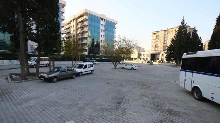 Bayraklı’da otopark sorununa neşter