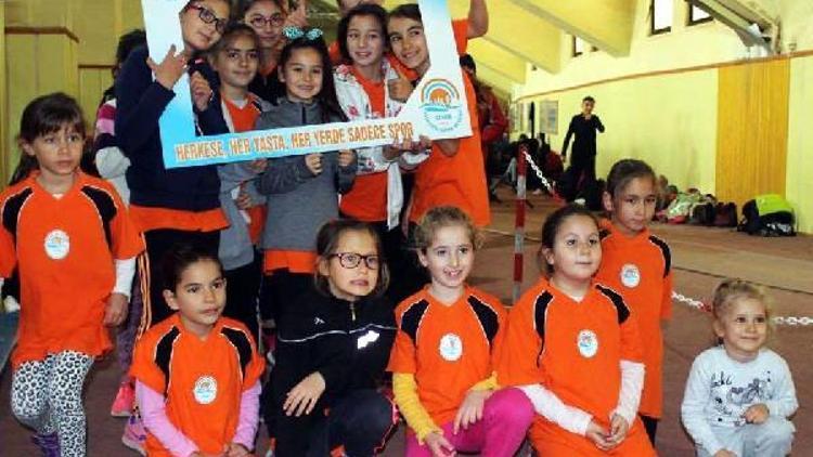 İzmir Atletizmde 3 yıl coşkusu