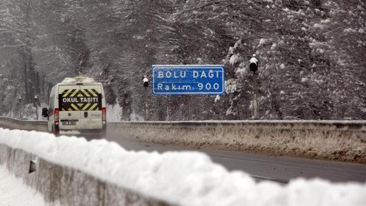 Bolu Dağında kar ulaşımı zorlaştırdı