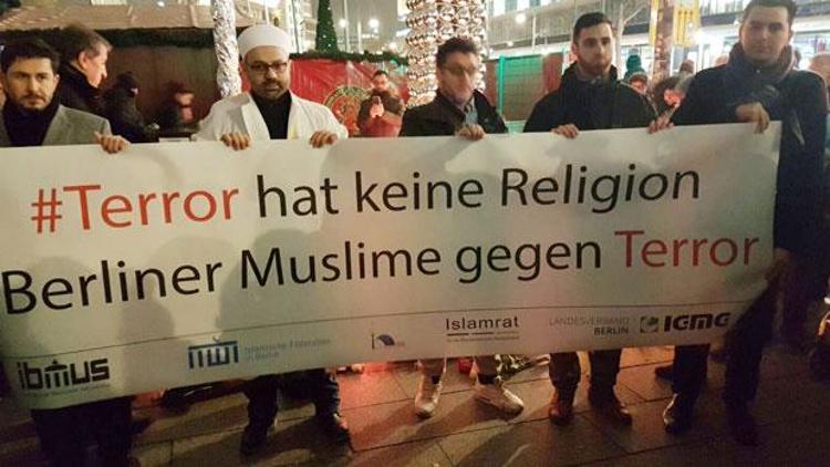 Türkler ve Müslümanlar Berlin’deki terörü kınadı