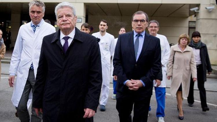 Cumhurbaşkanı Gauck, iki yaralıyı ziyaret etti