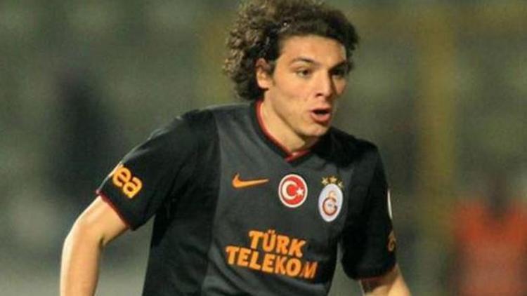 Galatasarayda flaş ayrılık Antalyaspor ile anlaştı