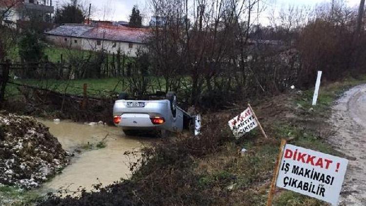 Yoldan çıkan otomobil yuvarlandı: 2 yaralı