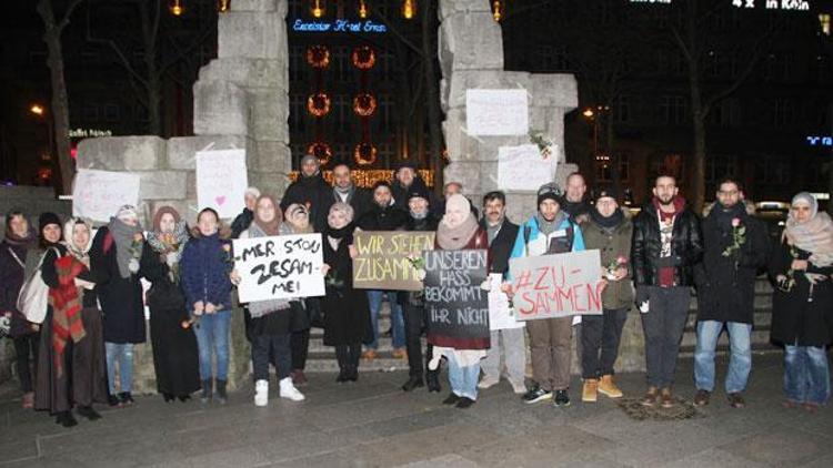 Köln Katedrali önünde Berlin anması