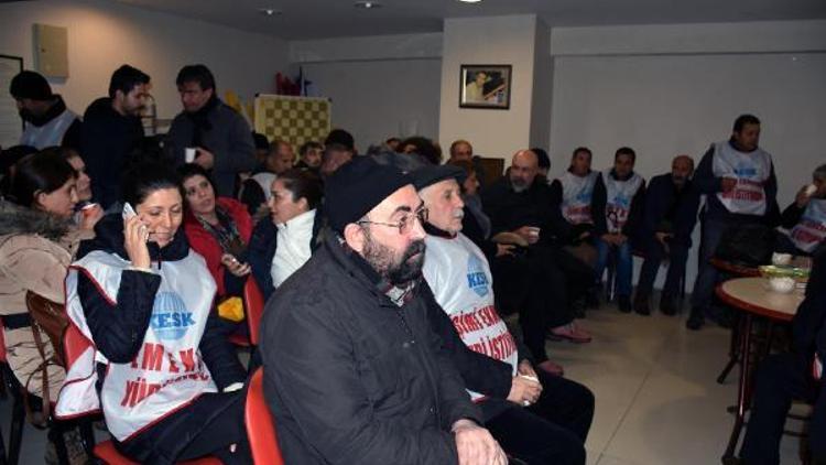 Ankaraya yürüyen KESK üyeleri Gebzede mola verdi