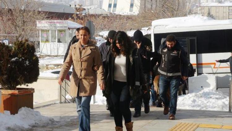 Elazığda FETÖden gözaltına alınan 15 polis adliyede