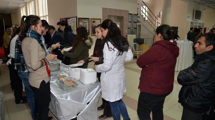 Veteriner Fakültesi öğrencilerine gönüllü bursu desteği