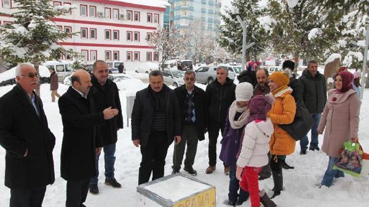 Öğrencilerden sokak hayvanları için barınak