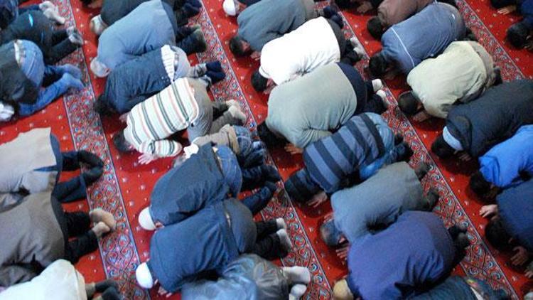 Bu şehirlerde 3 saatte 3 vakit namaz kılınıyor