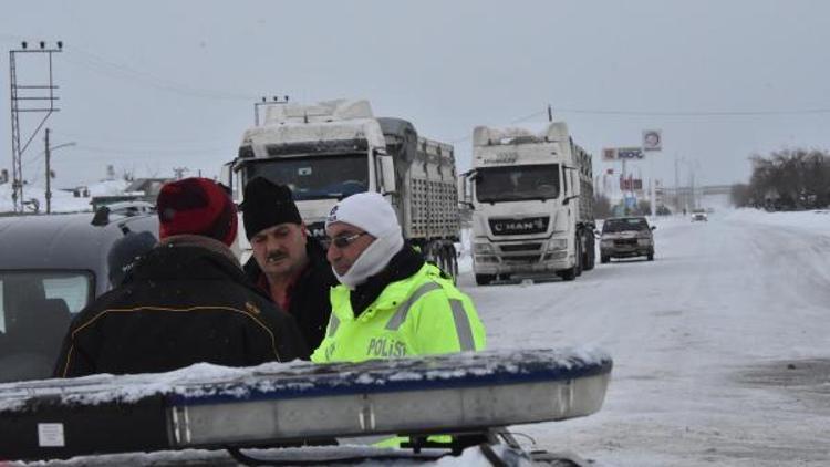 Konyada yollar ulaşıma kapandı