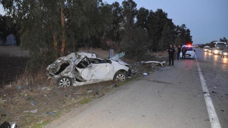 Otomobille işçi servisi çarpıştı: 1 ölü, 9 yaralı