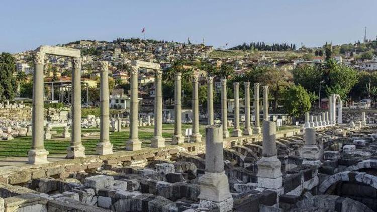 İzmir Büyükşehirden tarihi kazılara artan destek