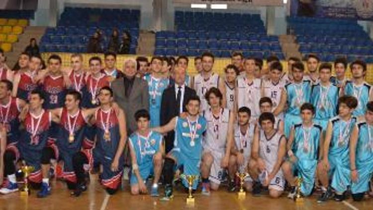 Genç erkekler Basketbolda Anadolu Lisesi farkı