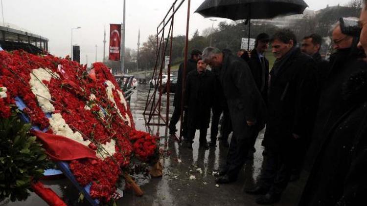 Kosova Cumhurbaşkanı Şehitler Tepesinde