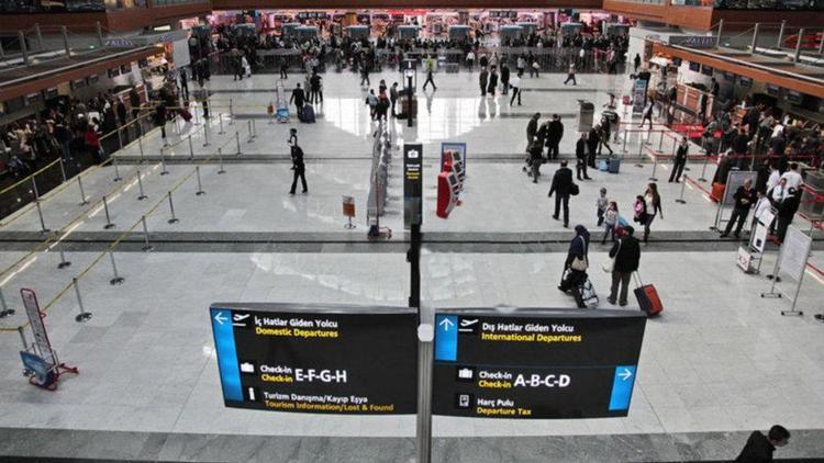 İstanbulda iki havalimanında valizde yakalanan 21.5 milyon dolarlık sır