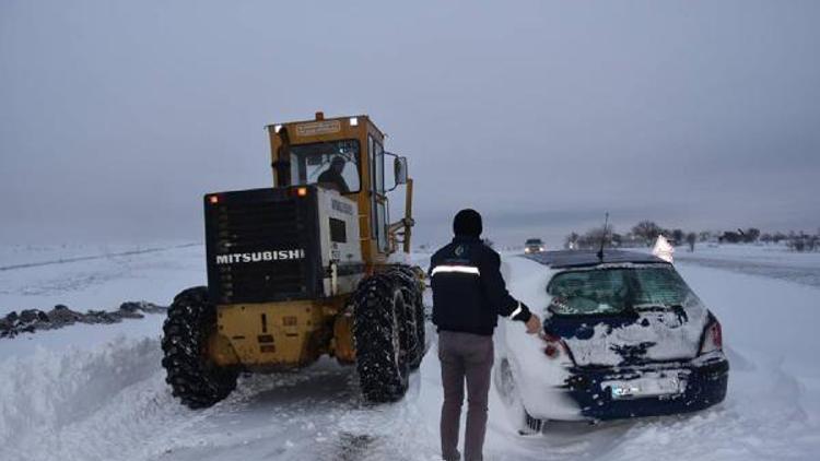 Tekirdağ’da 77 köy yolu kardan kapandı