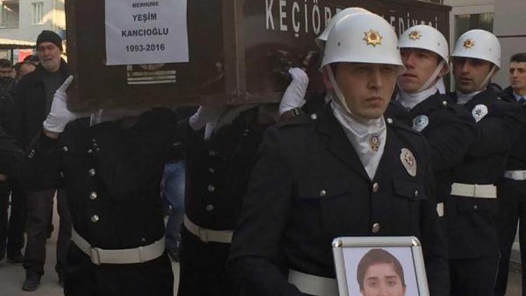 Akciğer kanserine yenilen kadın polis gözyaşlarıyla toprağa verildi