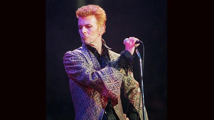 Moda ve sanat Bowie aşkına bir arada
