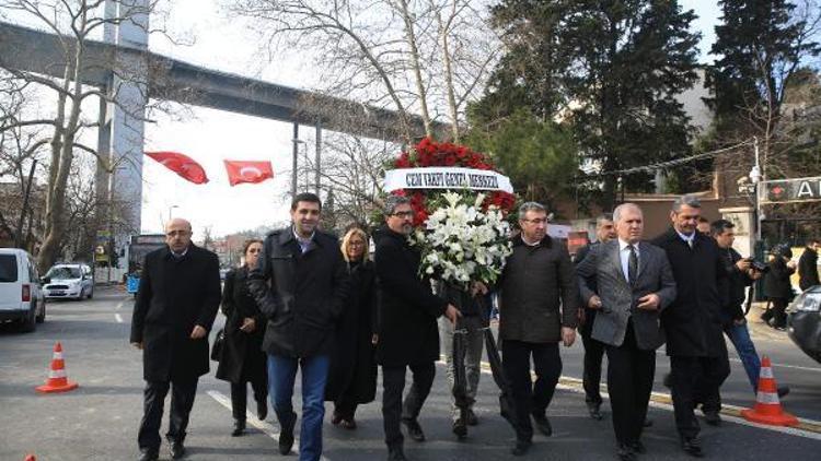 Ek fotoğraflar // Antikapitalist Müslümanlar Reinanın önünde