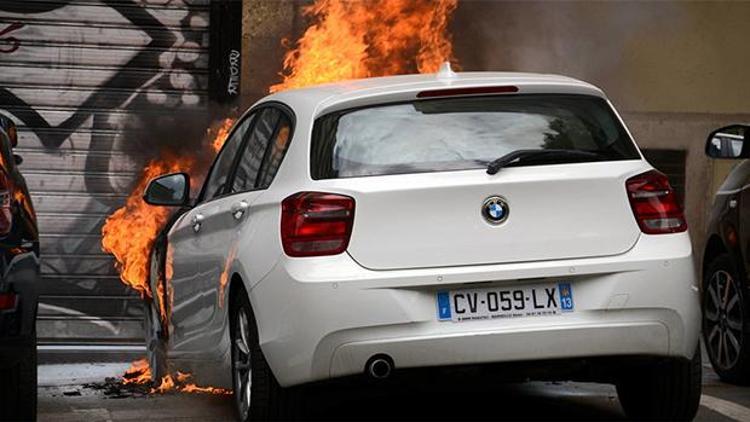 Fransada 1000 araç yakıldı