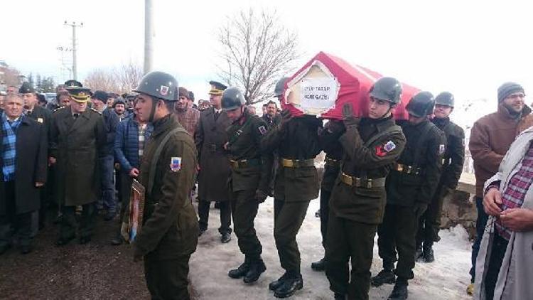 Kore gazisi askeri törenle toprağa verildi