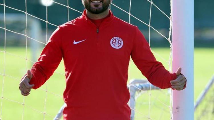 Antalyasporda Rıdvan Şimşek Sivasspora kiralandı