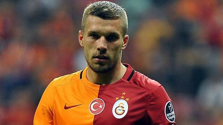 Galatasarayda müthiş iddia Podolski evini boşalttı gidiyor