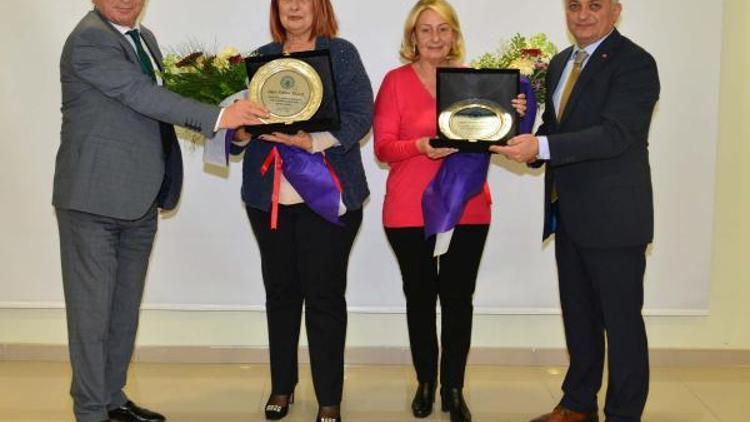 Vali Yazıcıdan hayırseverlere plaketle teşekkür