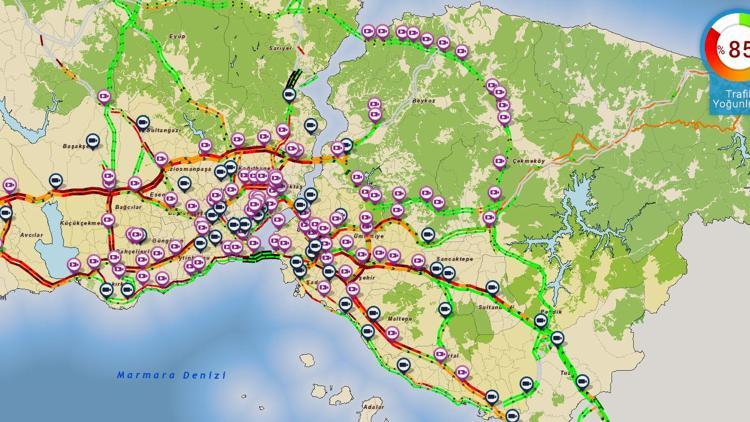 Kar başladı, İstanbul trafiği kilitlendi