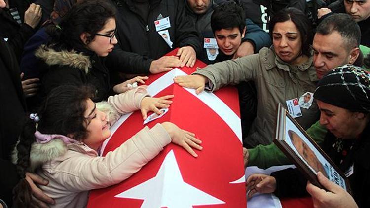 Kahraman şehit Fethi Sekin’i binler uğurladı