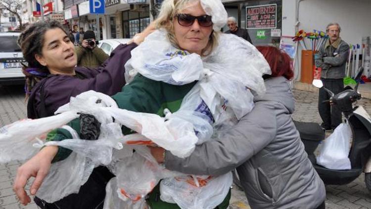 Datçada Yetti gari plastik poşet yürüyüşü