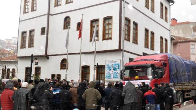 İneboludan Halepe yardım TIRı yola çıktı