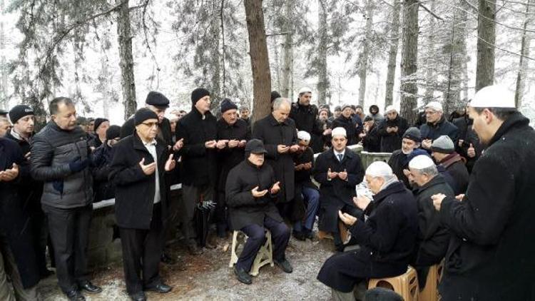 Eski Diyanet İşleri Başkanının annesi defnedildi