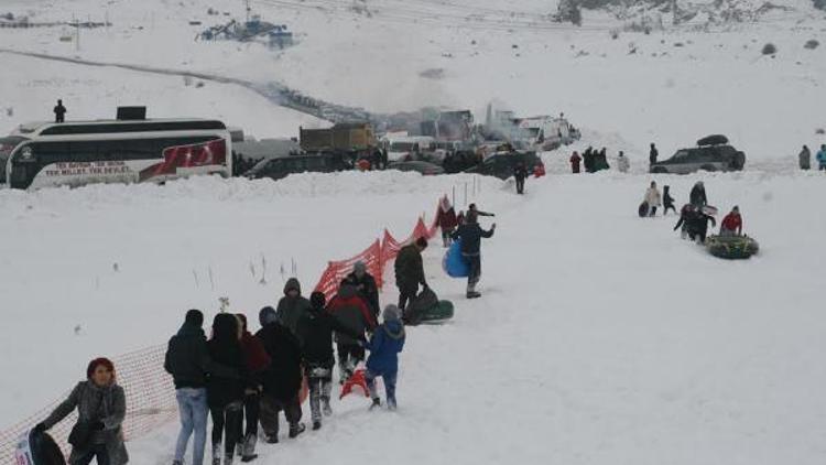 Beypazarında geleneksel kızak şenliği