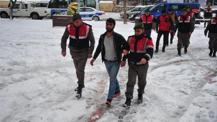 Terör örgütü propagandası yapan 3 işçi adliyeye sevk edildi