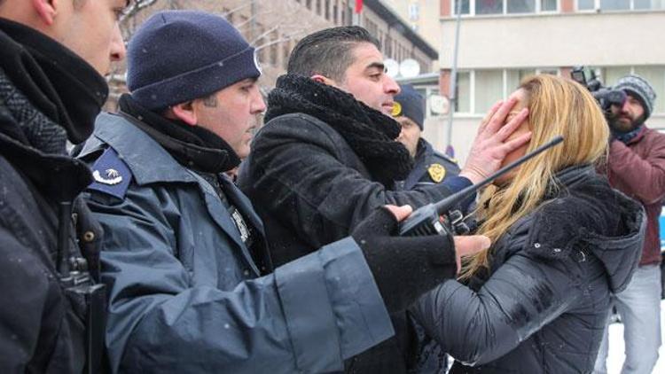 Meclise yürümek isteyen gruba polis müdahale etti