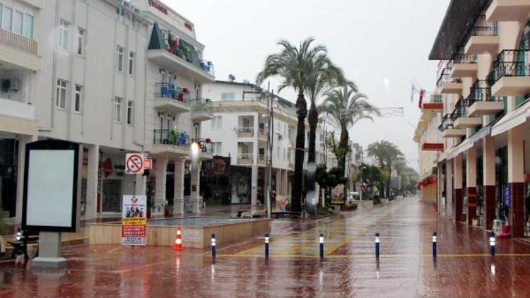 Antalyada kar nedeniyle yollar kapandı (3)
